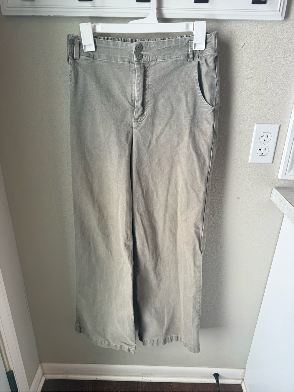 Women’s YFBCasual Wide-Leg Pants in tan